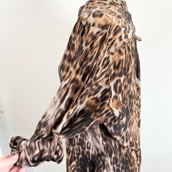 Karina Grimaldi Leopard Animal Print Silk Roll Tab Sleeve Relaxed Fit Top Medium - Picture 4 of 9